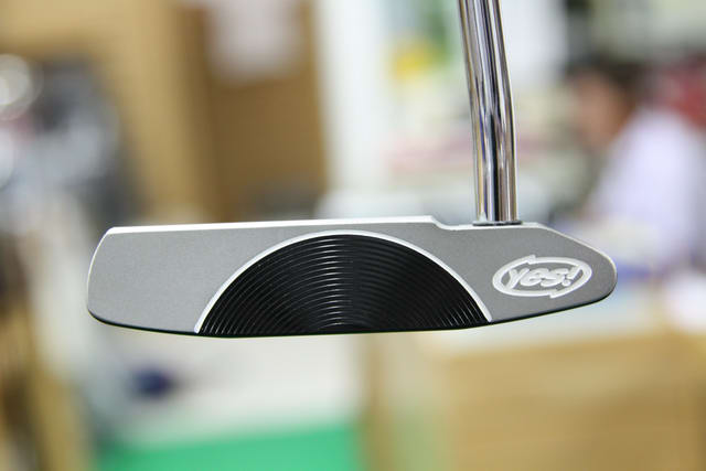 Putter Yes Donna -
