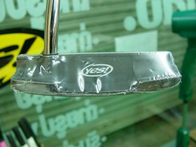 Putter Yes Tracy -
